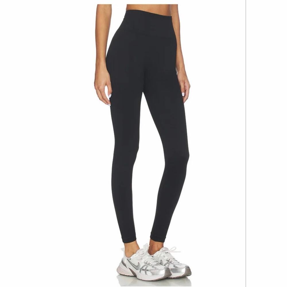 SKIMS soft smoothing seamless legging